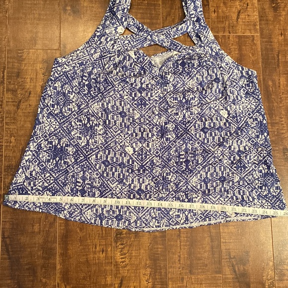 Others Follow Tank Top. Large. Blue and white. - Picture 9 of 10